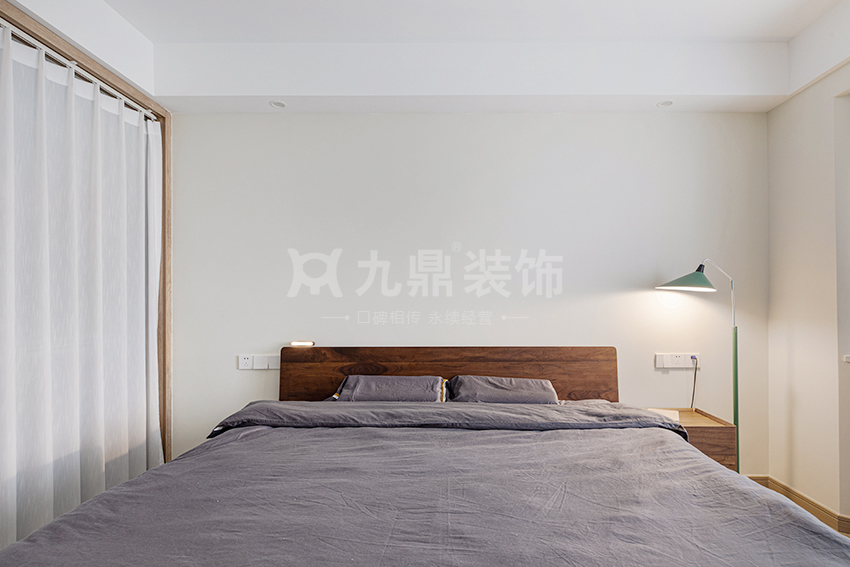 臥室裝修實(shí)景圖